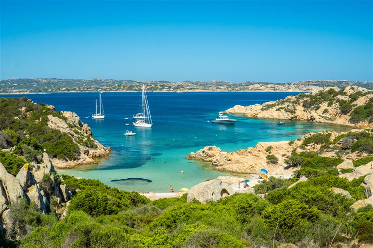 Sardinien-die Sonneninsel auf eigene Faust erleben ©Corrado Morale/istock
